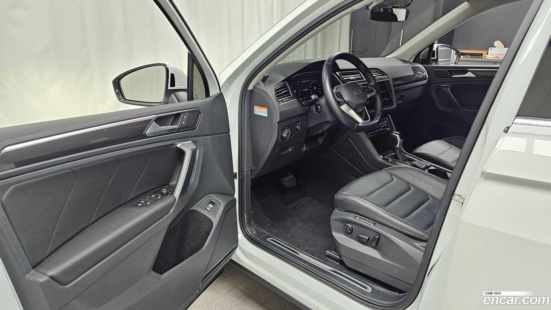 Tiguan Volkswagen 2022.2-INNER-010