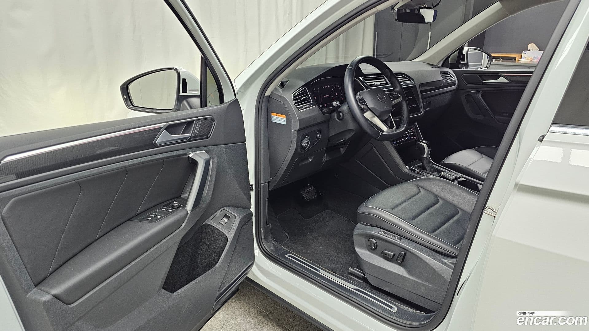 Main__Slider__Photo:Tiguan Volkswagen 2022.2-9