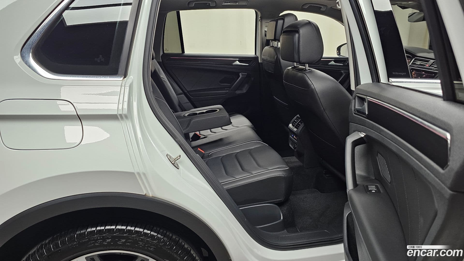 Main__Slider__Photo:Tiguan Volkswagen 2022.2-11