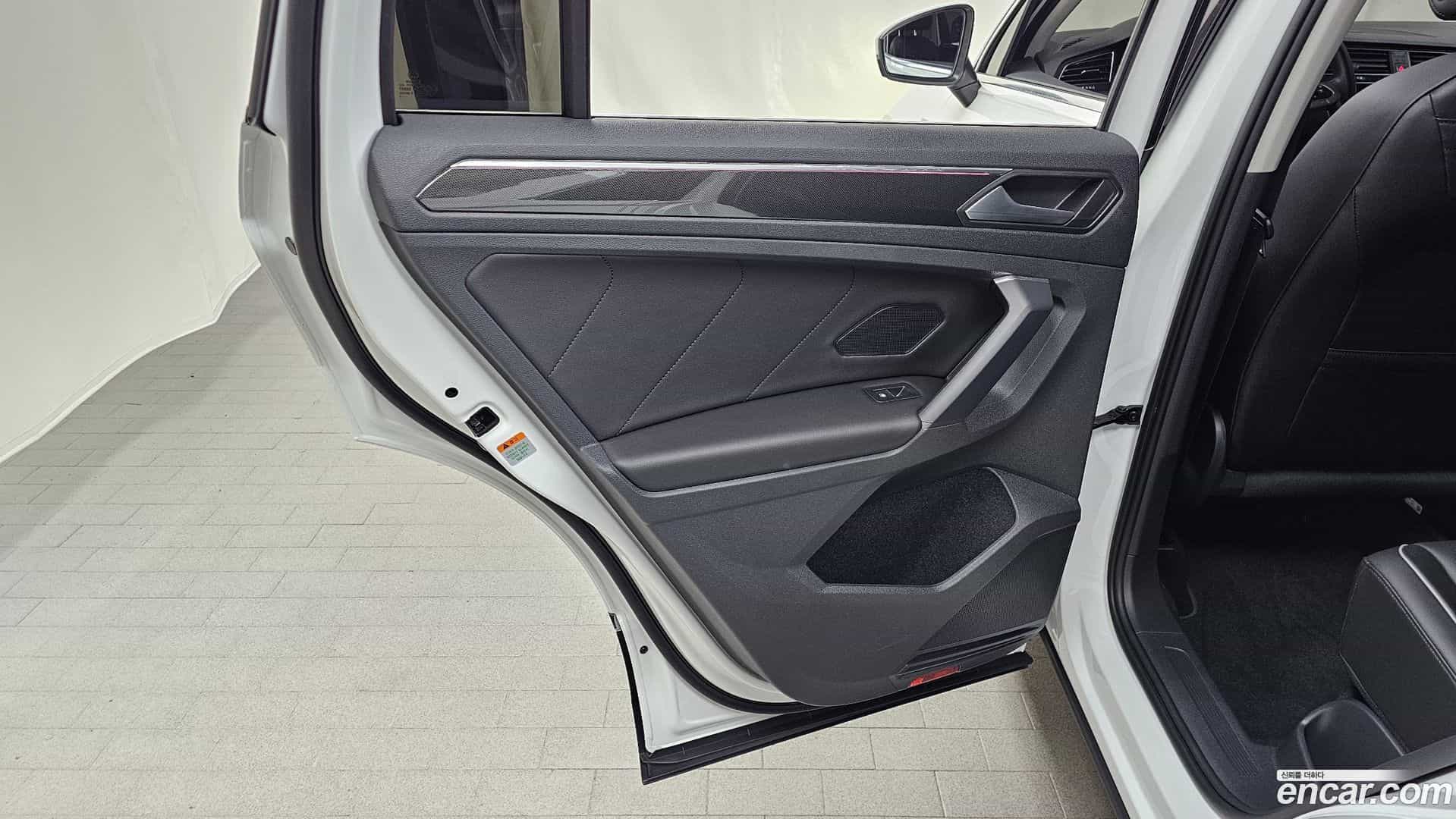 Tiguan Volkswagen 2022.2-INNER-035