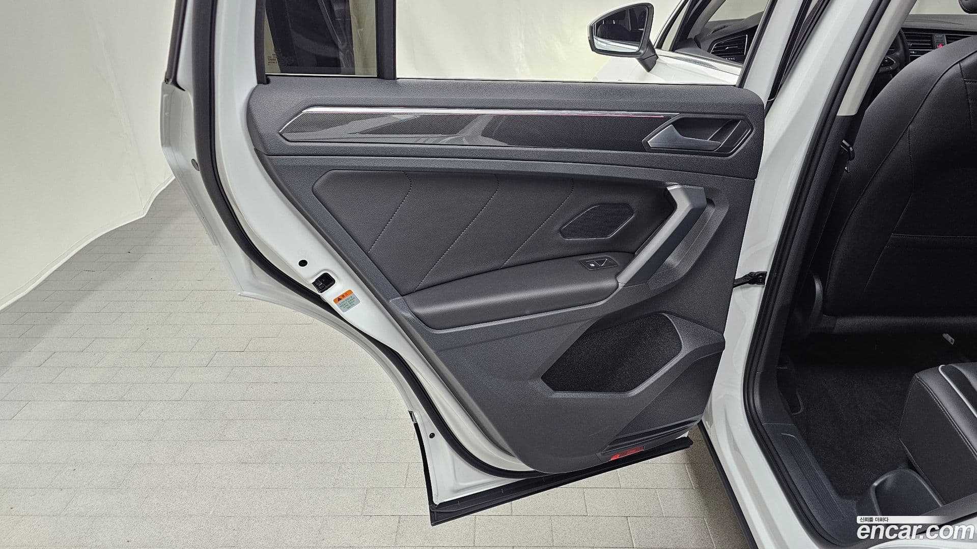 Main__Slider__Photo:Tiguan Volkswagen 2022.2-24