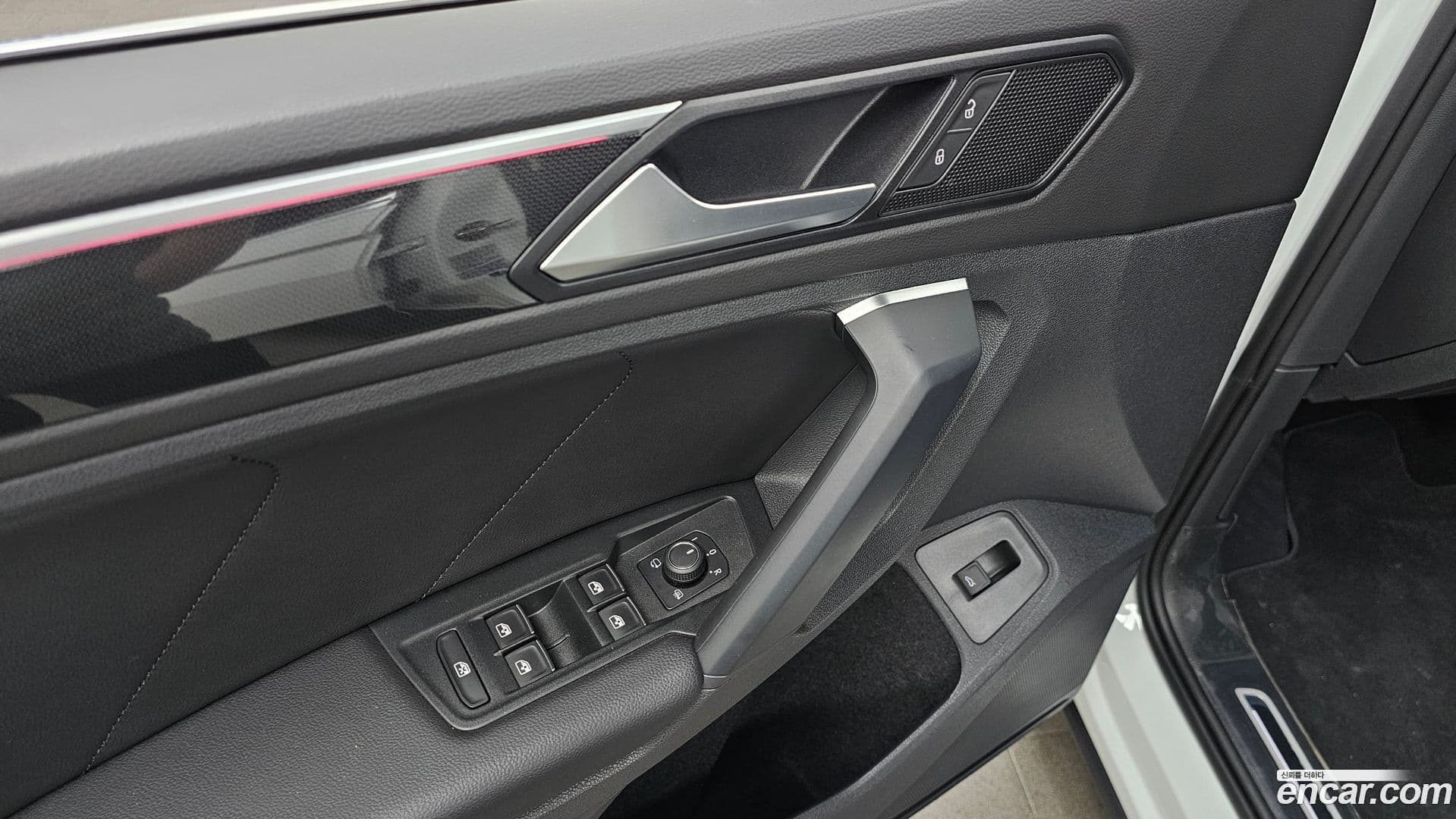 Main__Slider__Photo:Tiguan Volkswagen 2022.2-27