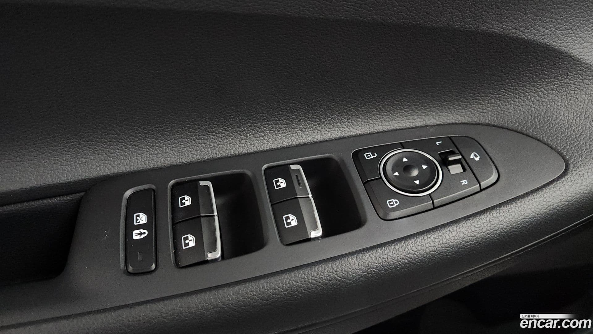Main__Slider__Photo:Grandeur Hyundai 2020.4-27