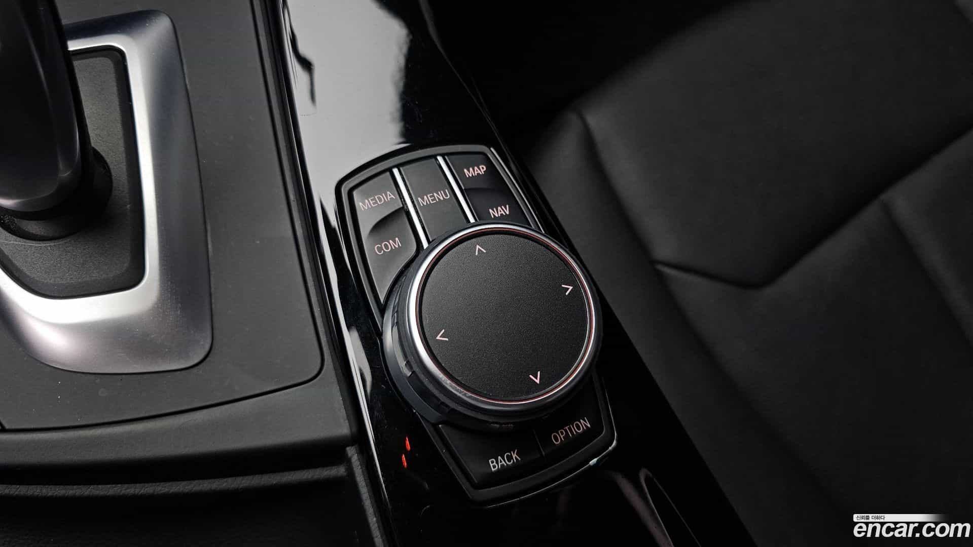 3-Series BMW 2018.3-OPTION-044