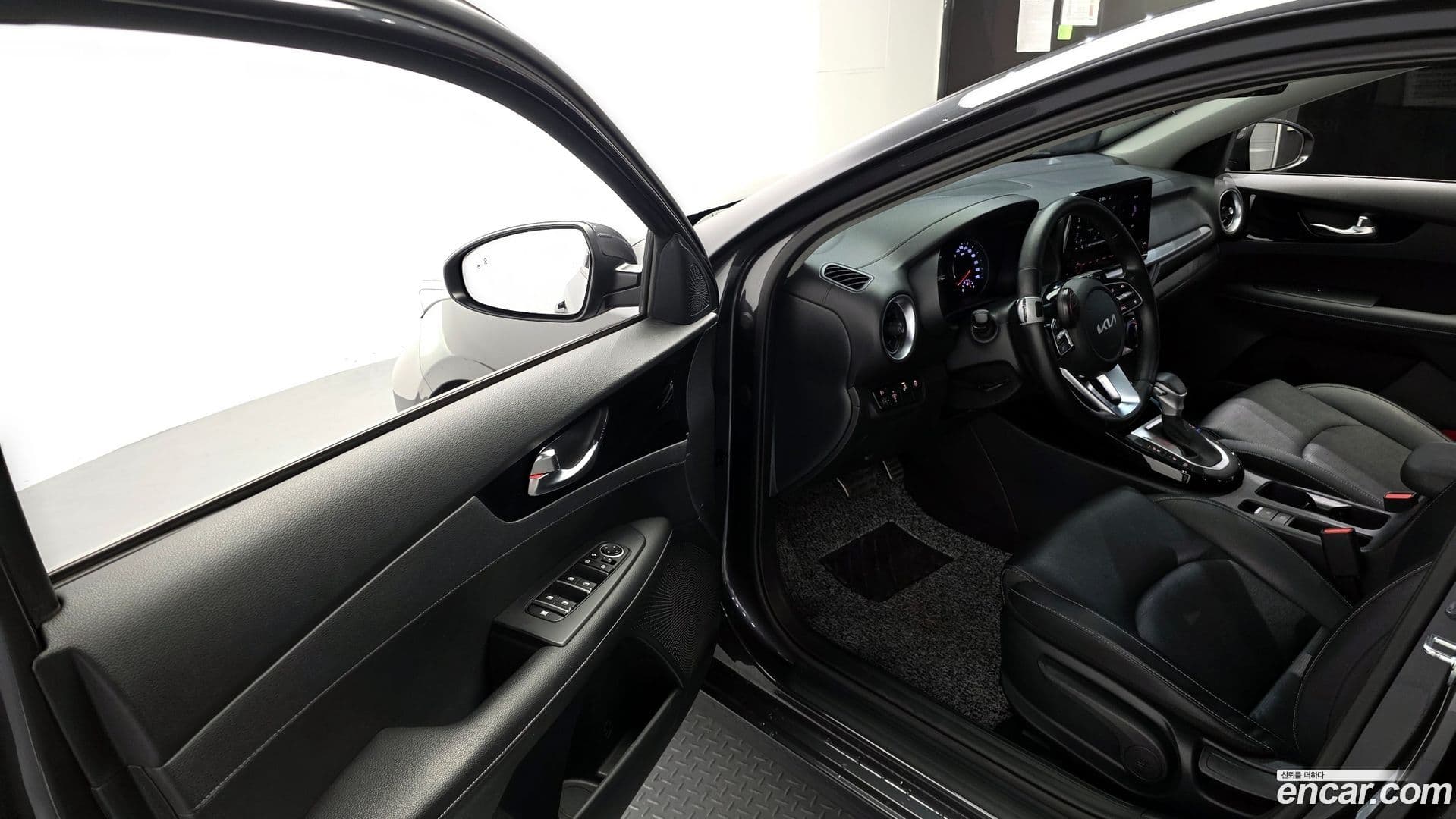 Main__Slider__Photo:K3 Kia 2022.10-9