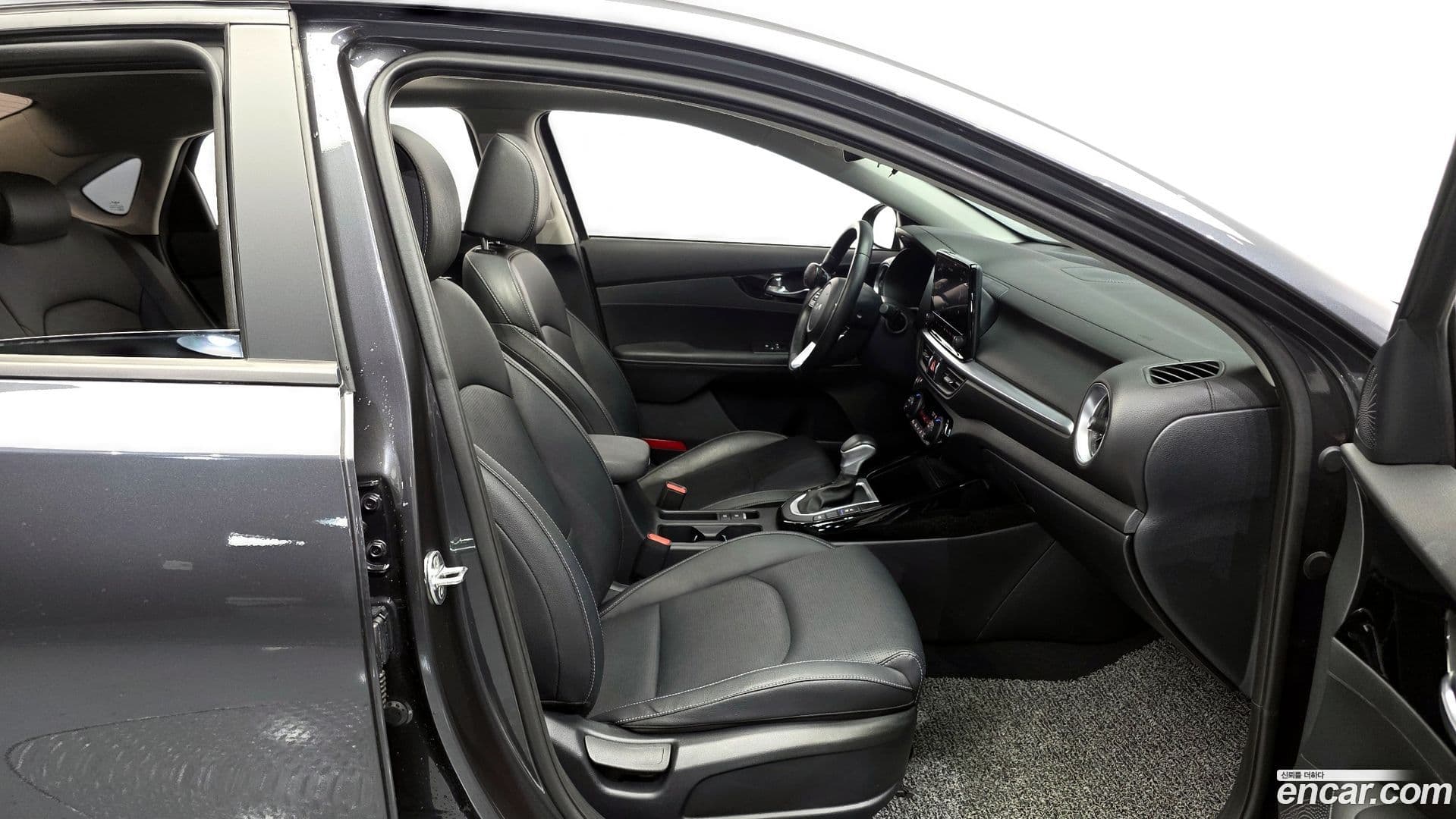 Main__Slider__Photo:K3 Kia 2022.10-11