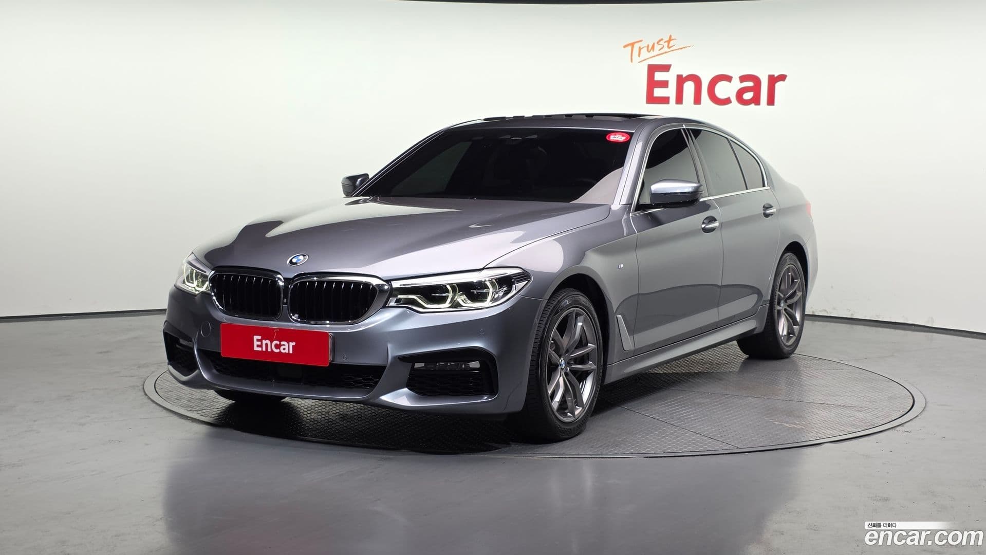 Main__Slider__Photo:5-Series BMW 2018.4-0