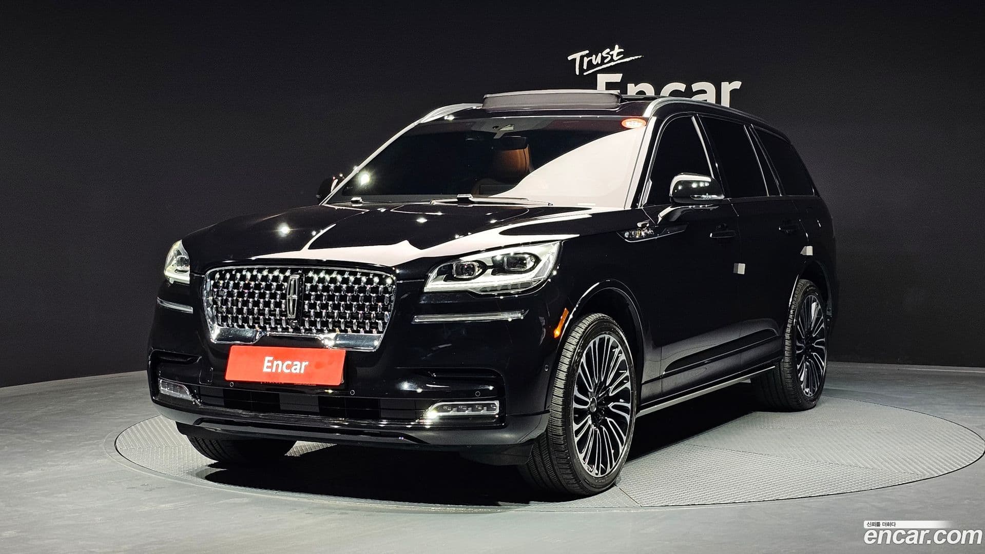 Main__Slider__Photo:Aviator Lincoln 2020.8-0