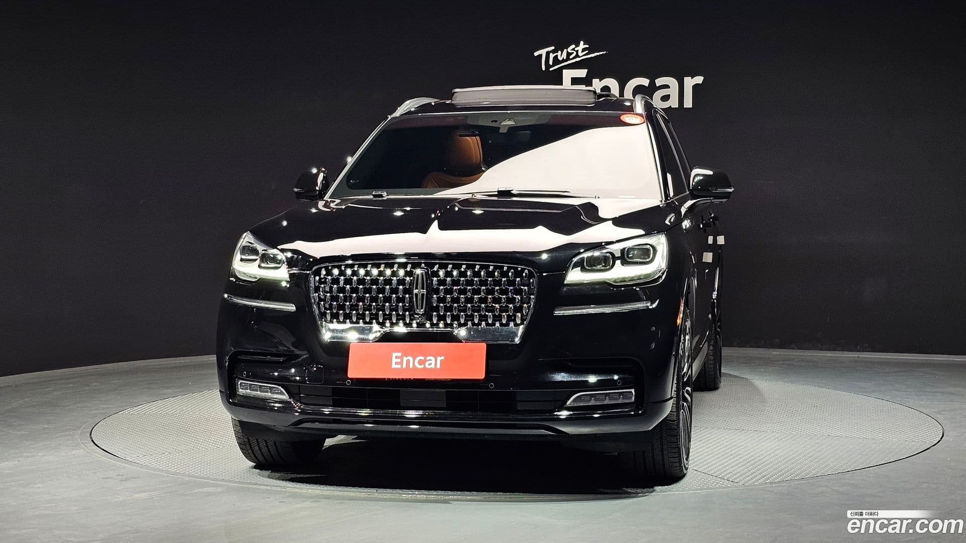 Main__Slider__Photo:Aviator Lincoln 2020.8-2