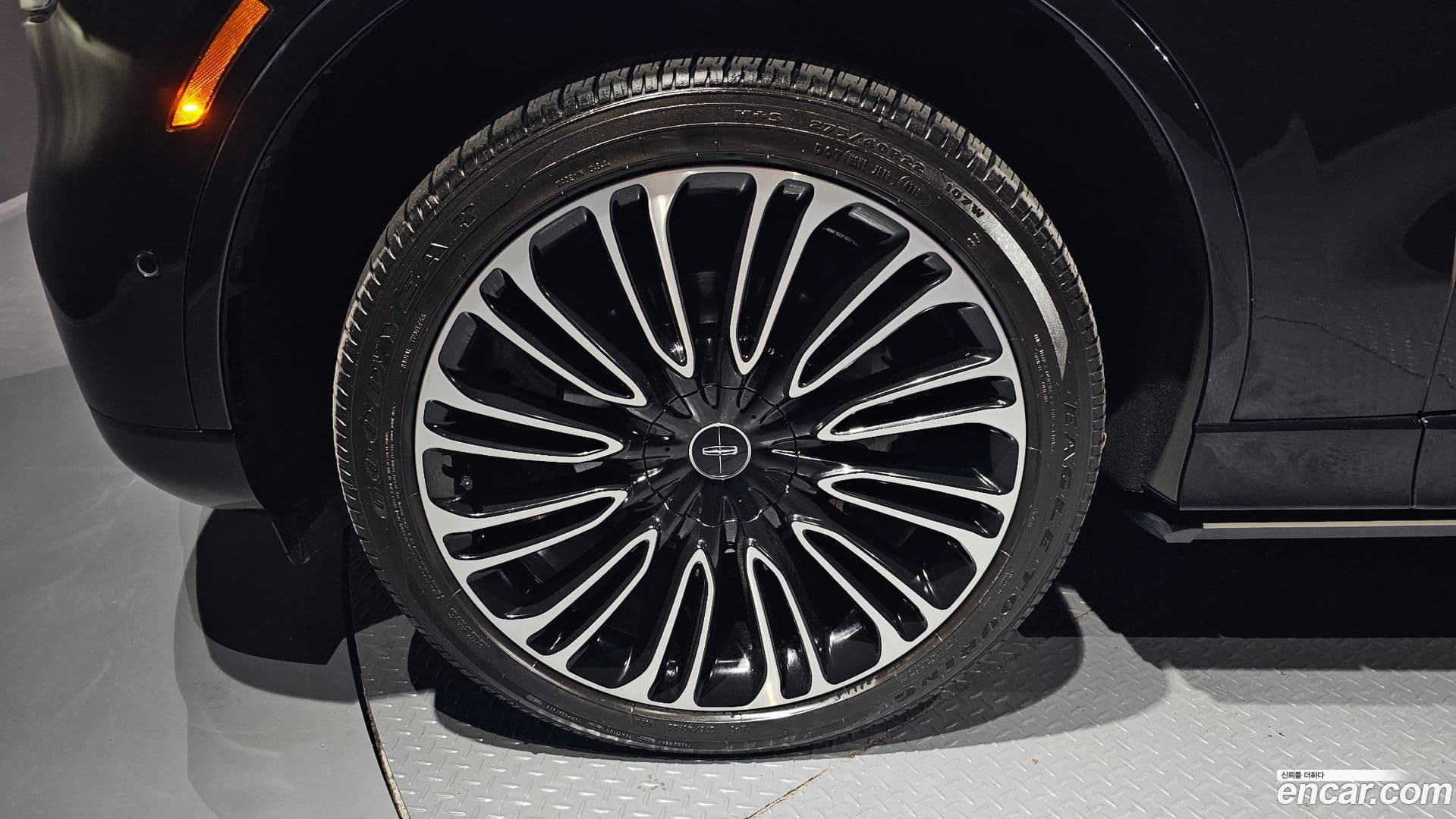 Main__Slider__Photo:Aviator Lincoln 2020.8-20