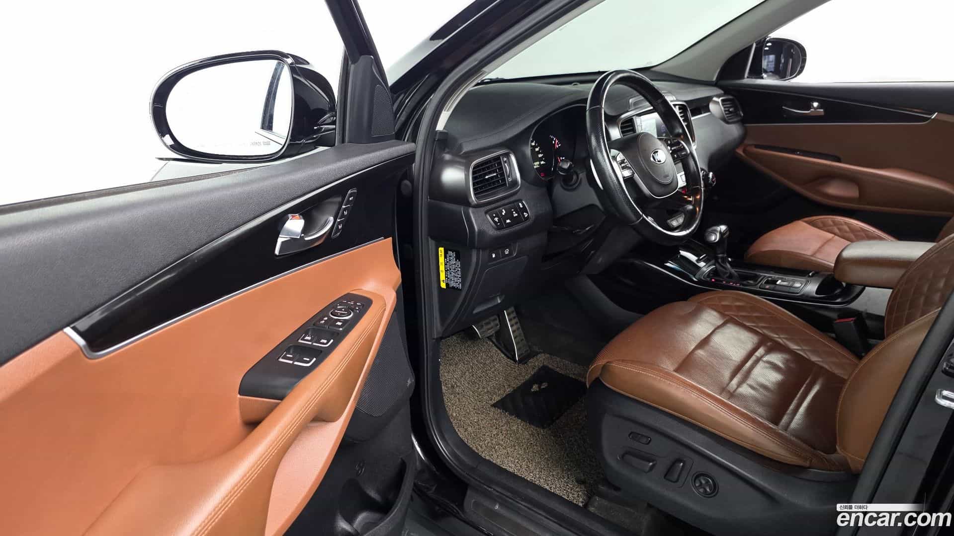 Sorento Kia 2019.3-INNER-010