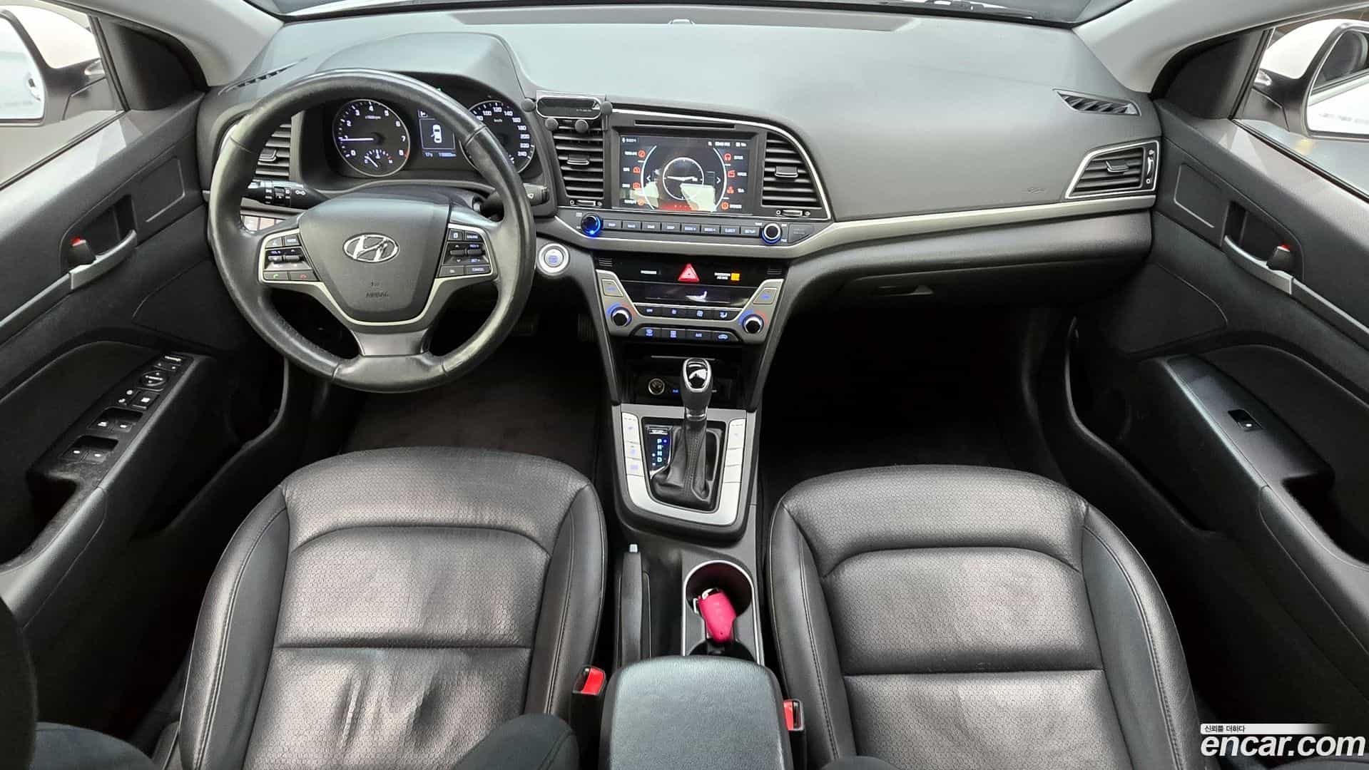 AVANTE Hyundai 2016.2-INNER-007