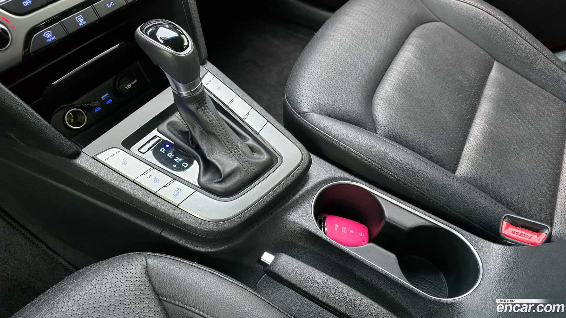 AVANTE Hyundai 2016.2-INNER-009
