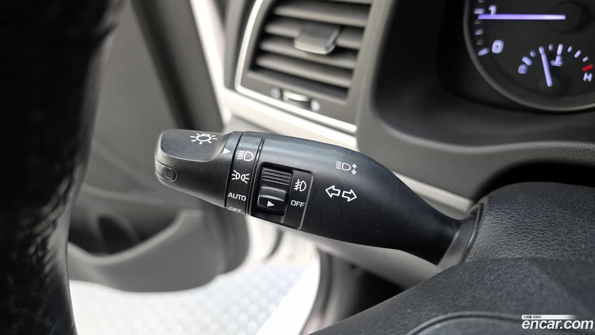 AVANTE Hyundai 2016.2-OPTION-020