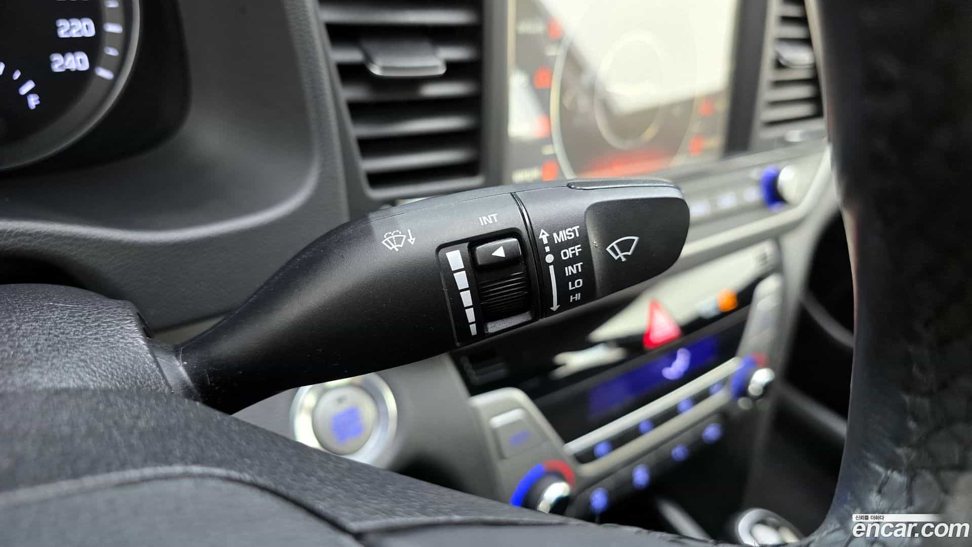 AVANTE Hyundai 2016.2-OPTION-040