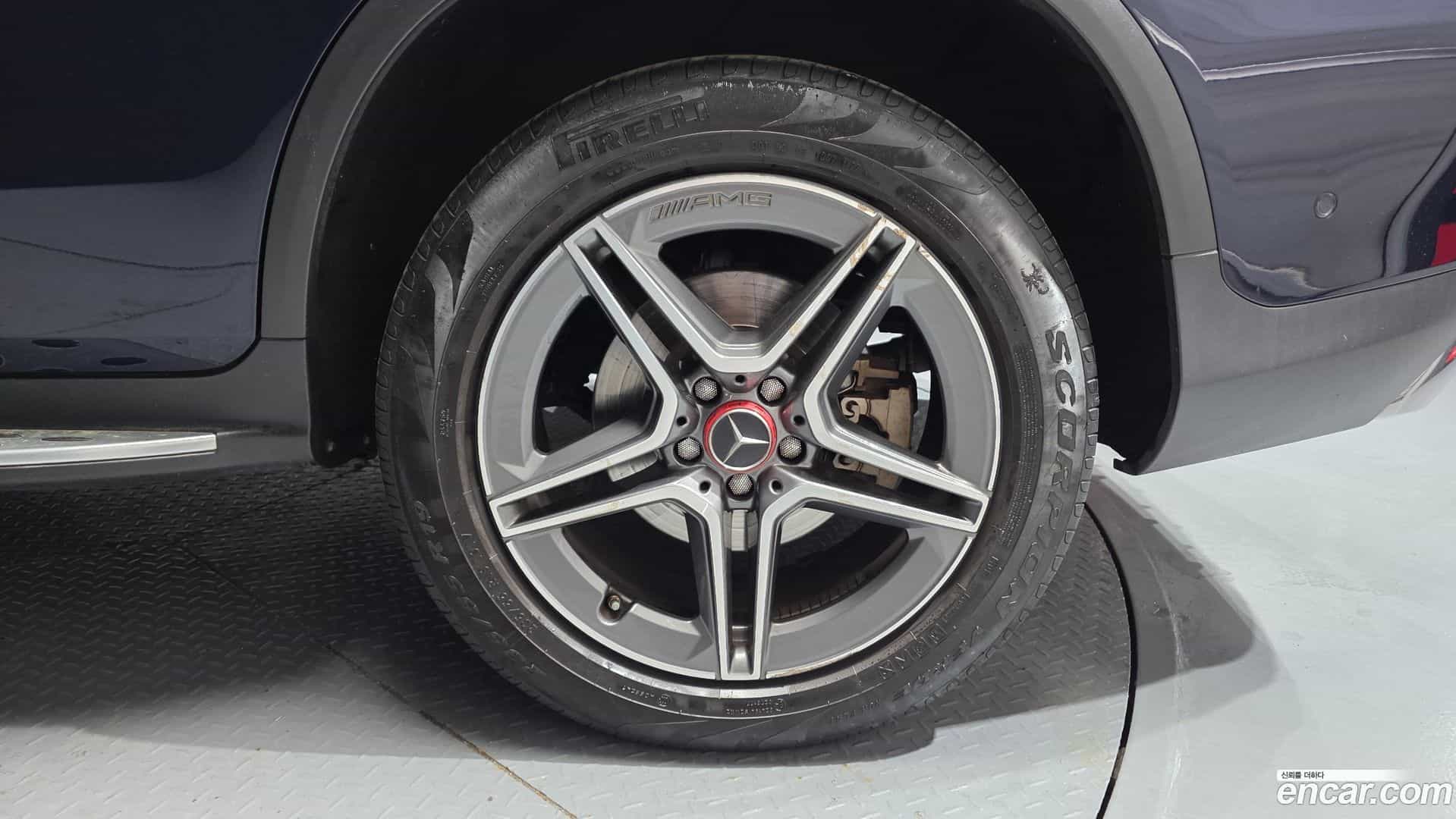 GLC-Class Mercedes-Benz 2021.0-OUTER-031
