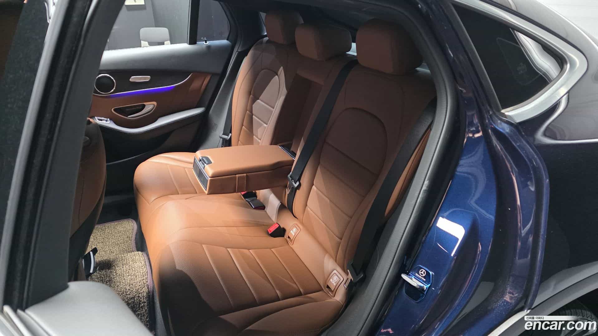 GLC-Class Mercedes-Benz 2021.0-INNER-036