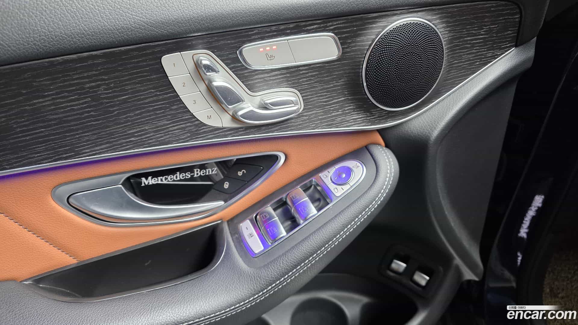 GLC-Class Mercedes-Benz 2021.0-OPTION-045