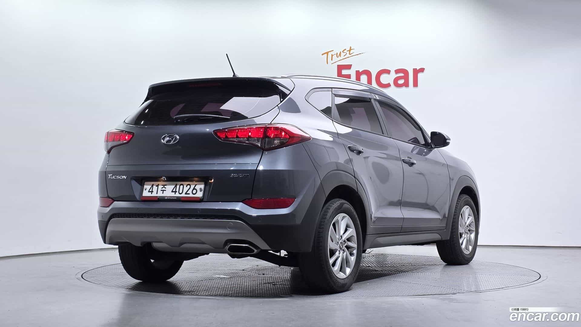 Tucson Hyundai 2017.0-OUTER-002