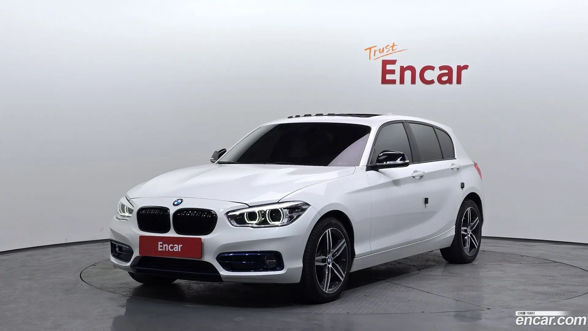 Main__Slider__Photo:1-Series BMW 2018.11-0