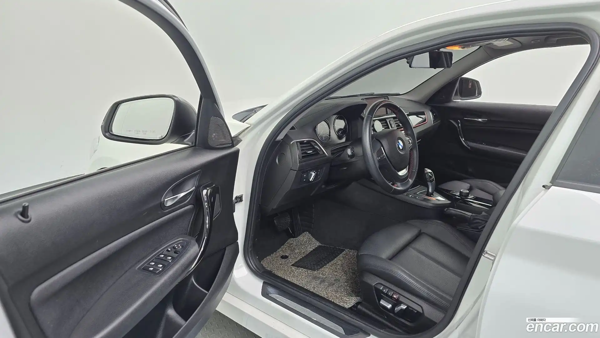 1-Series BMW 2018.11-INNER-010