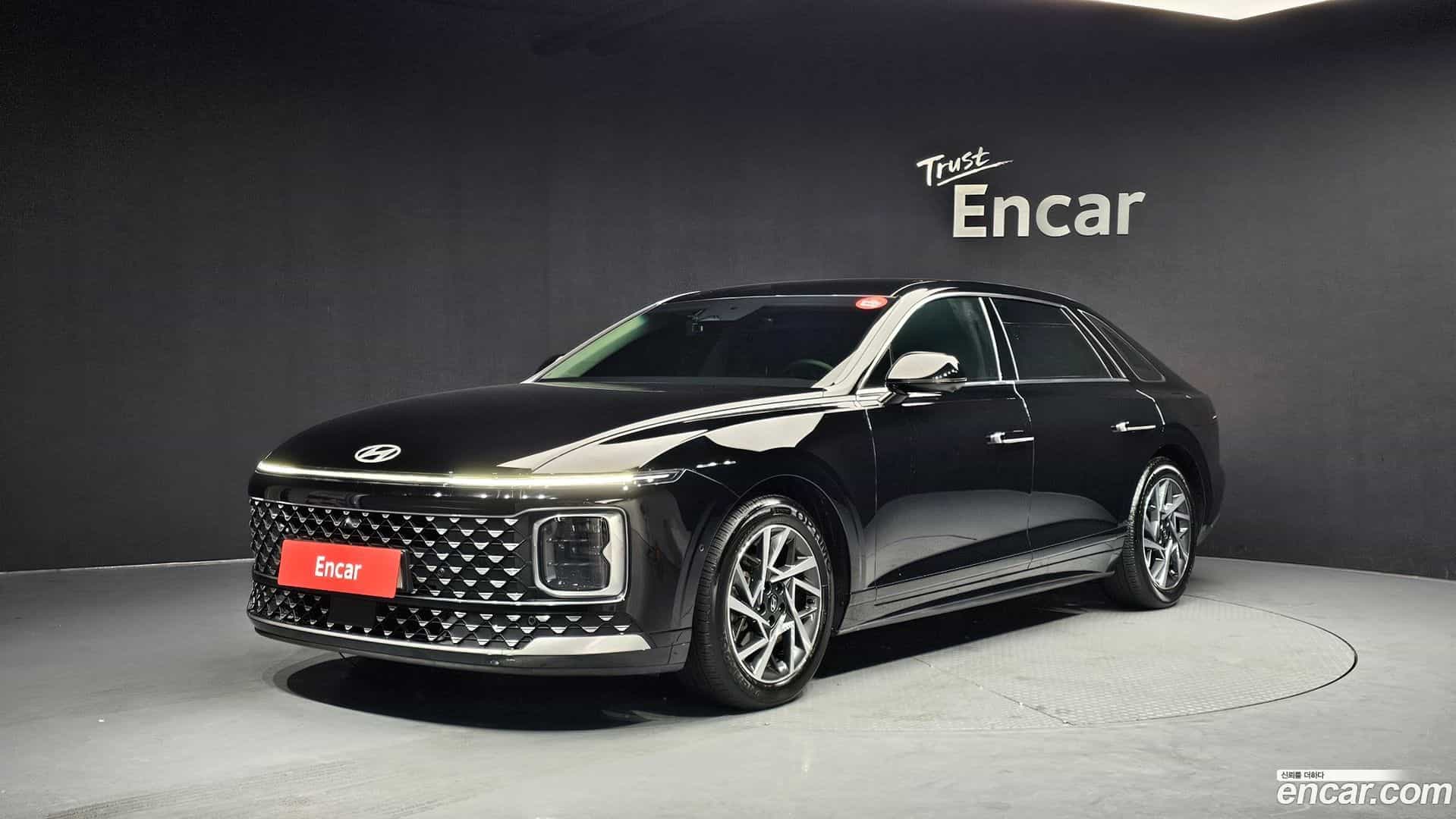 Grandeur Hyundai 2022.11-OUTER-001