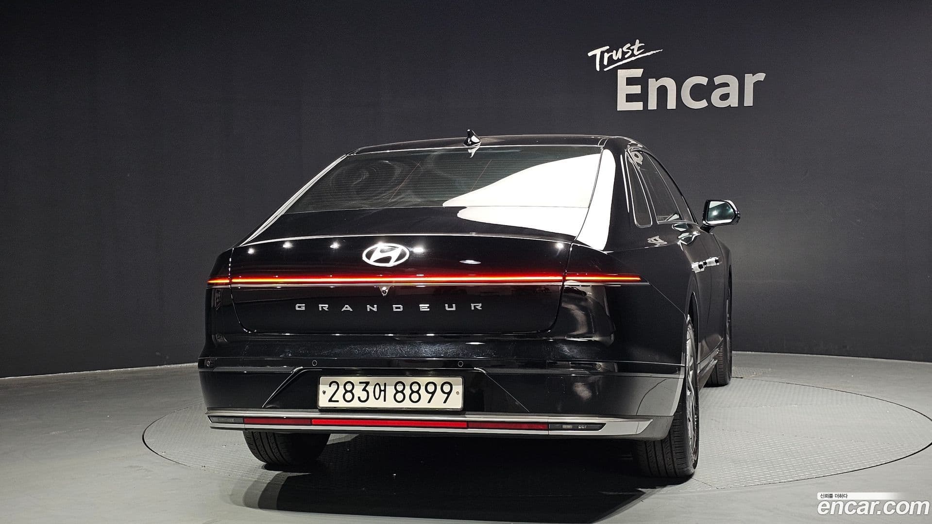 Main__Slider__Photo:Grandeur Hyundai 2022.11-3