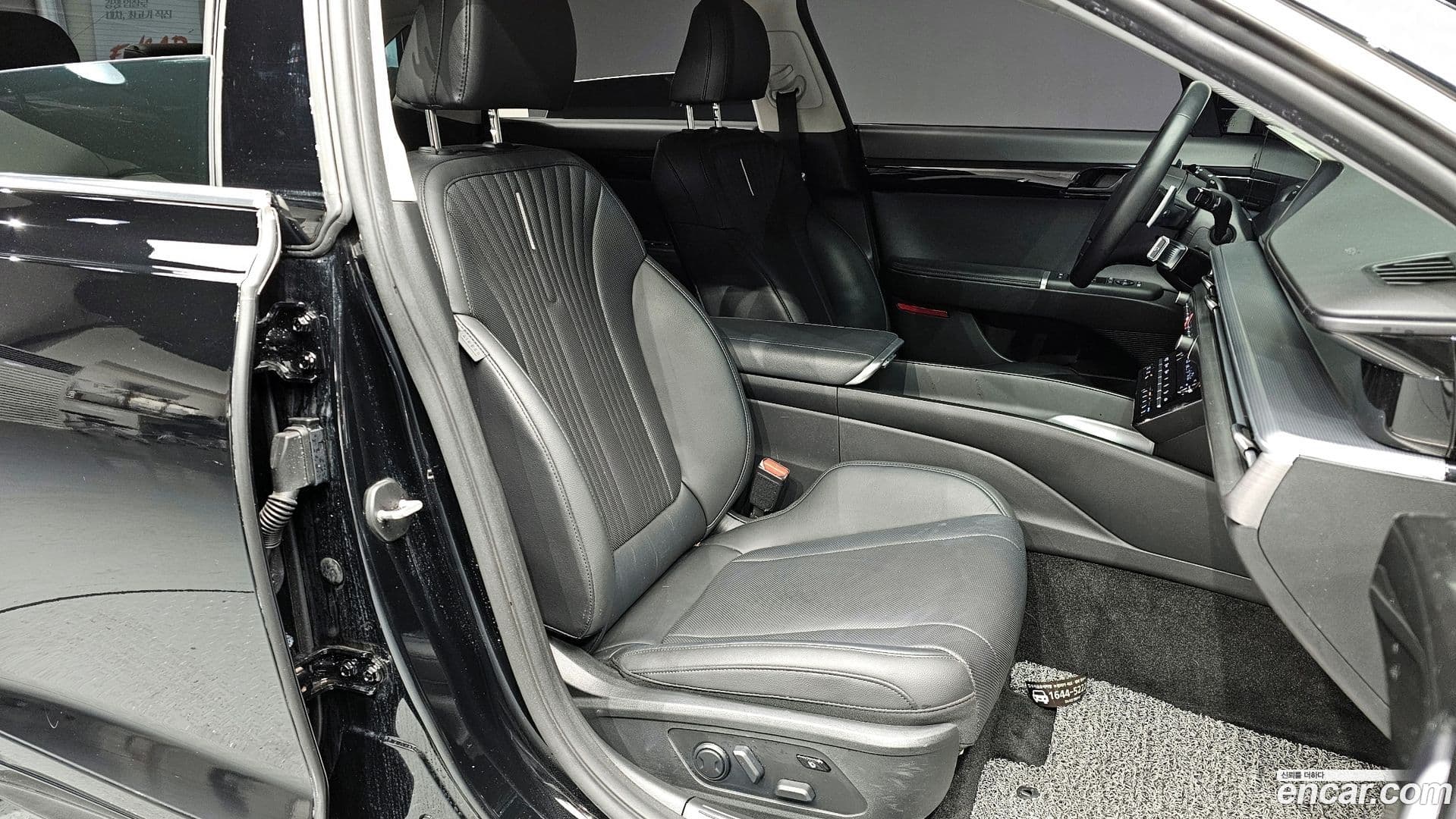 Main__Slider__Photo:Grandeur Hyundai 2022.11-10