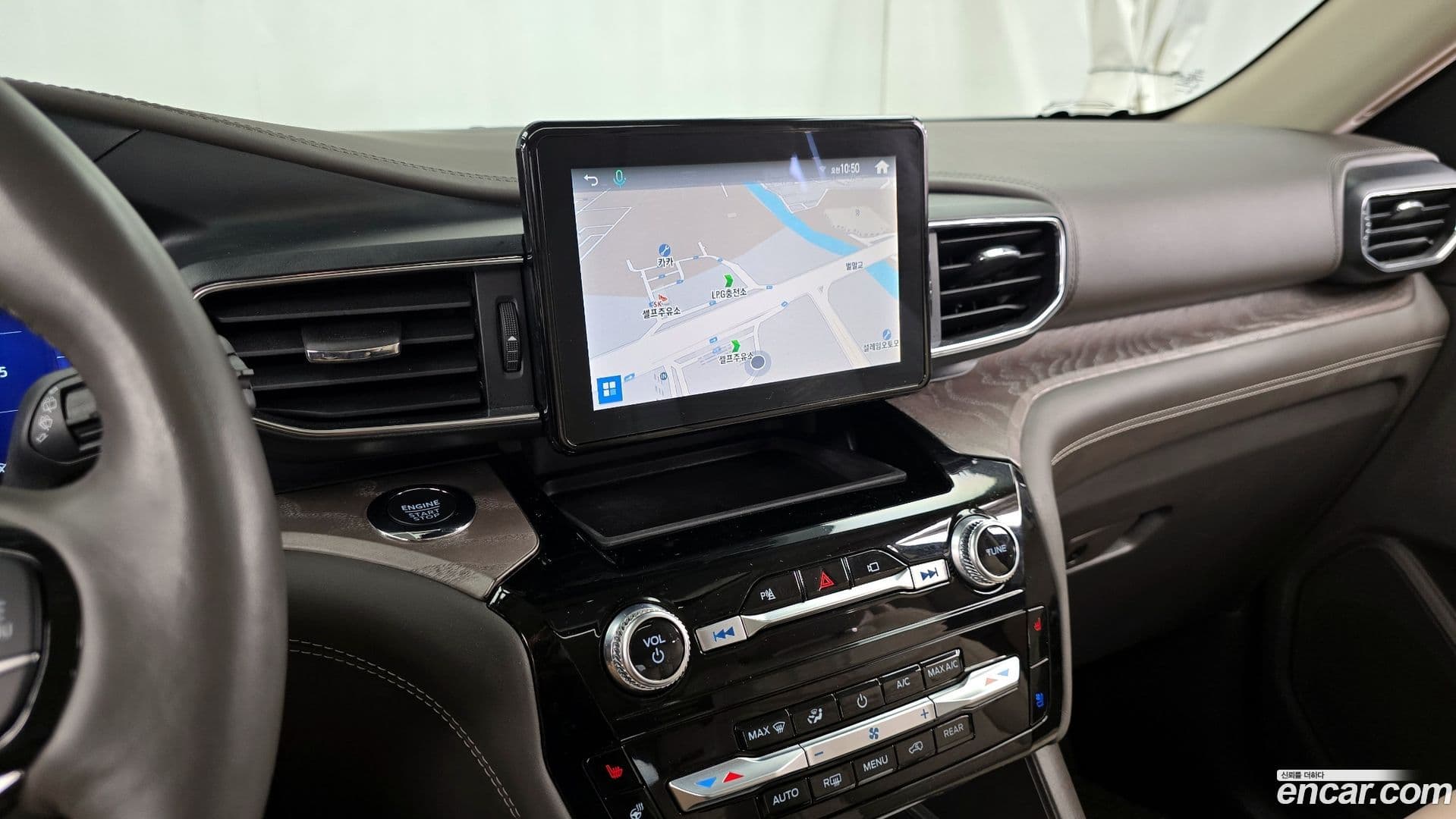 Main__Slider__Photo:Explorer Ford 2022.5-13