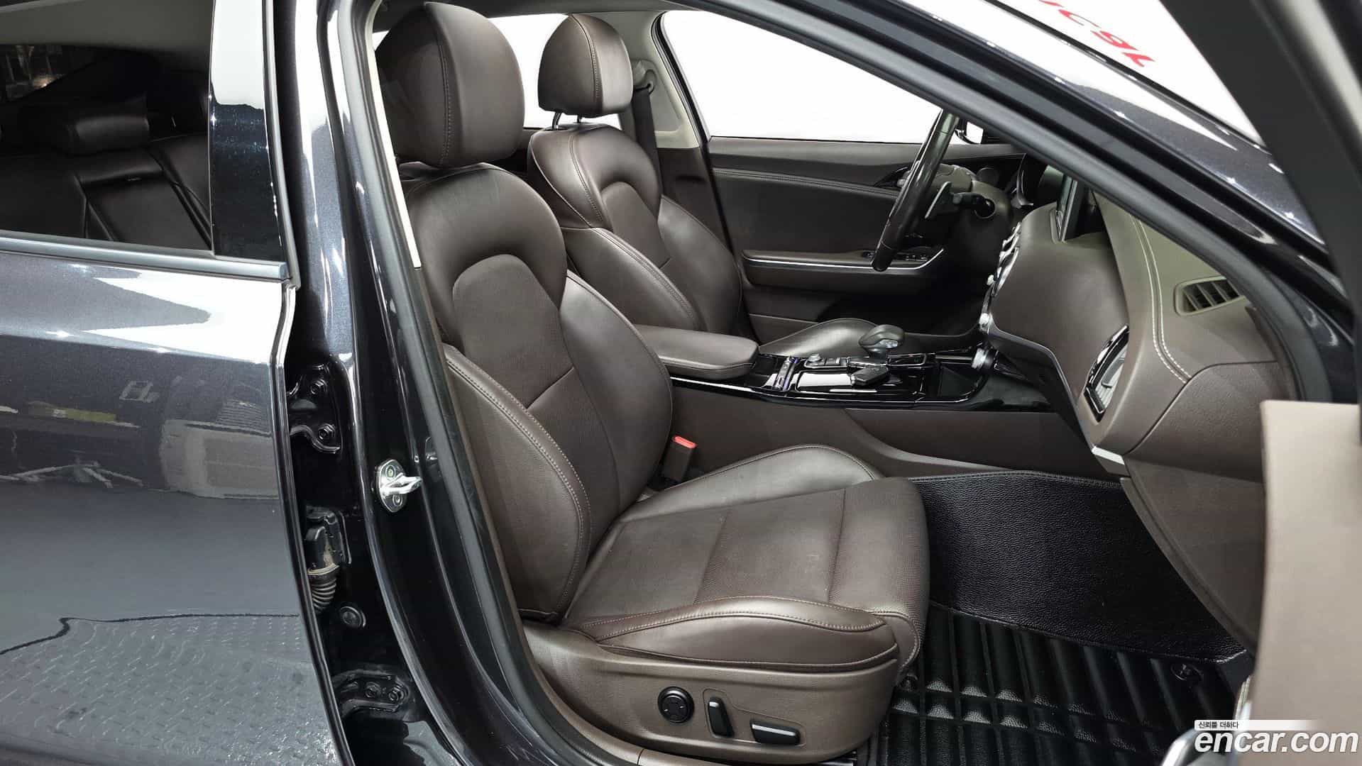 Stinger Kia 2017.8-OPTION-015