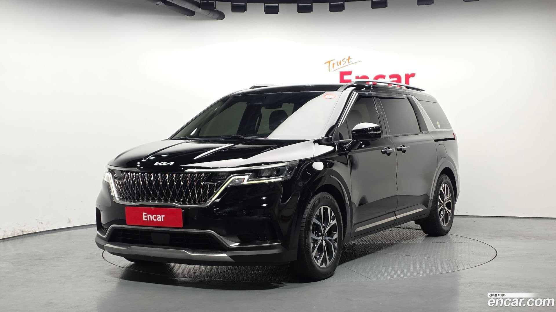Main__Slider__Photo:Canival Kia 2023.3-0