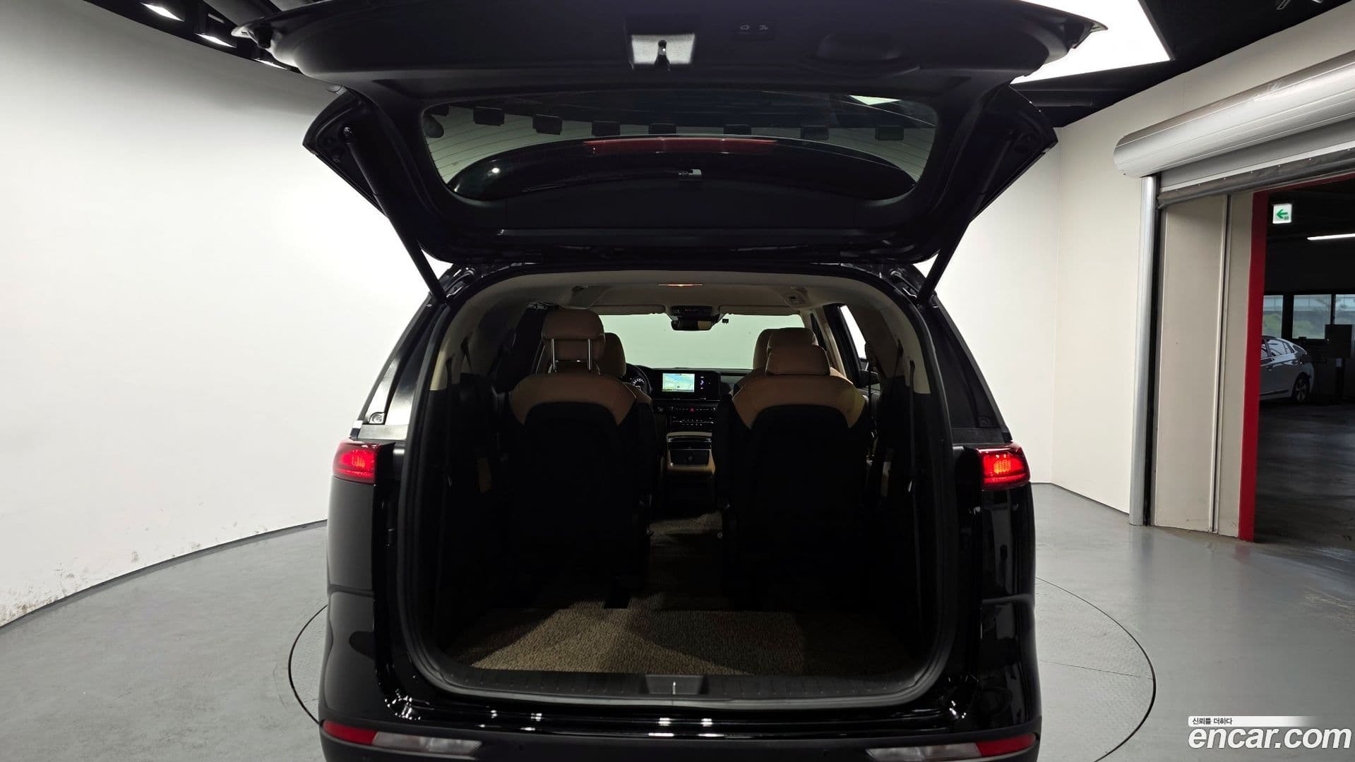 Main__Slider__Photo:Canival Kia 2023.3-19