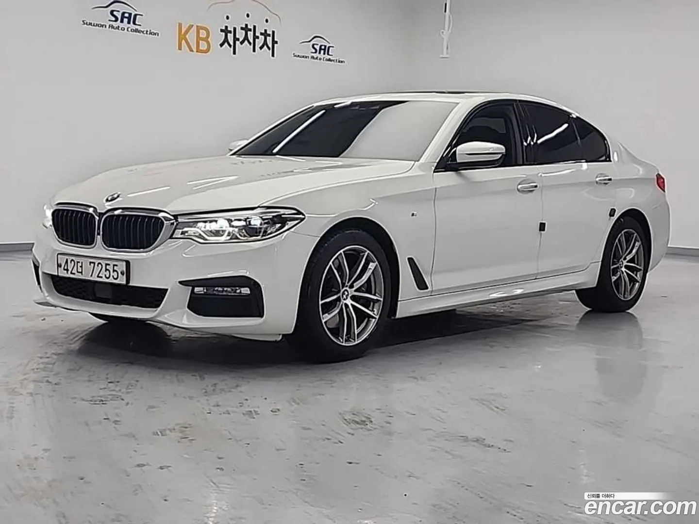 Main__Slider__Photo:5-Series BMW 2017.8-0
