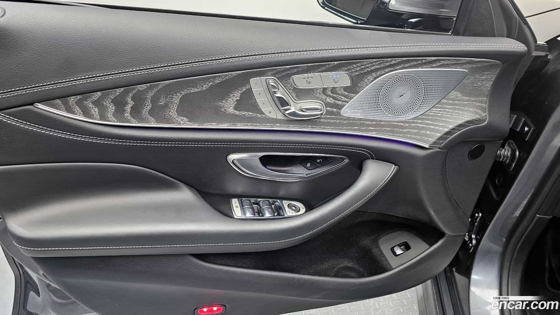 CLS-Class Mercedes-Benz 2021.4-INNER-035