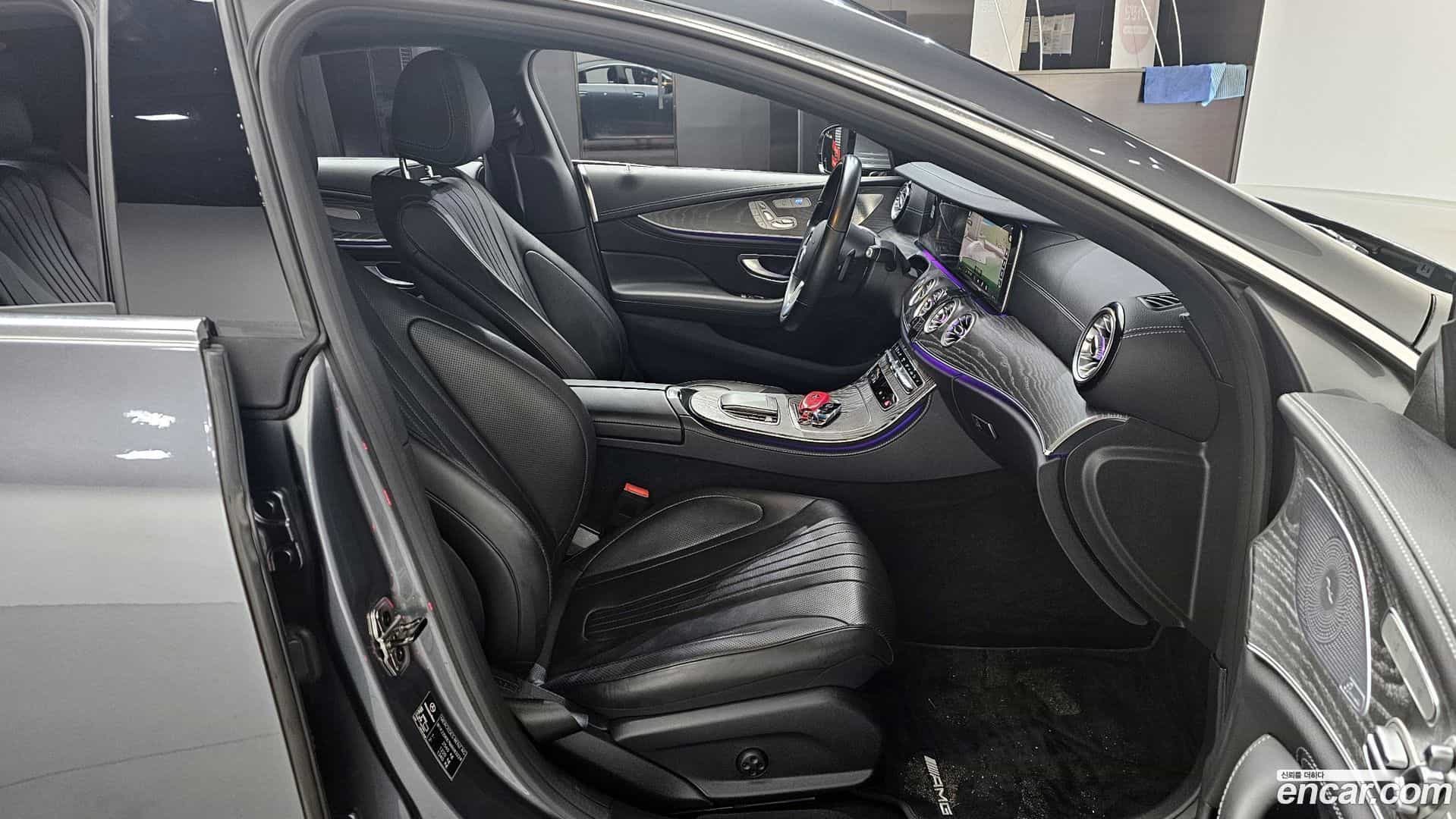 CLS-Class Mercedes-Benz 2021.4-INNER-036