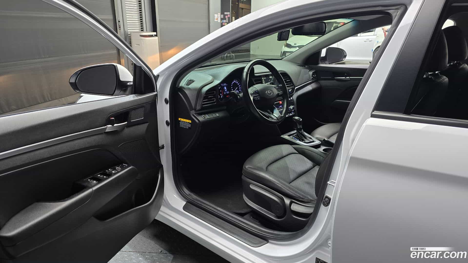 AVANTE Hyundai 2020.2-INNER-010