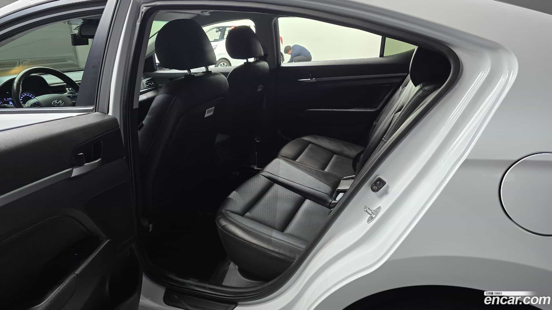 AVANTE Hyundai 2020.2-OPTION-015