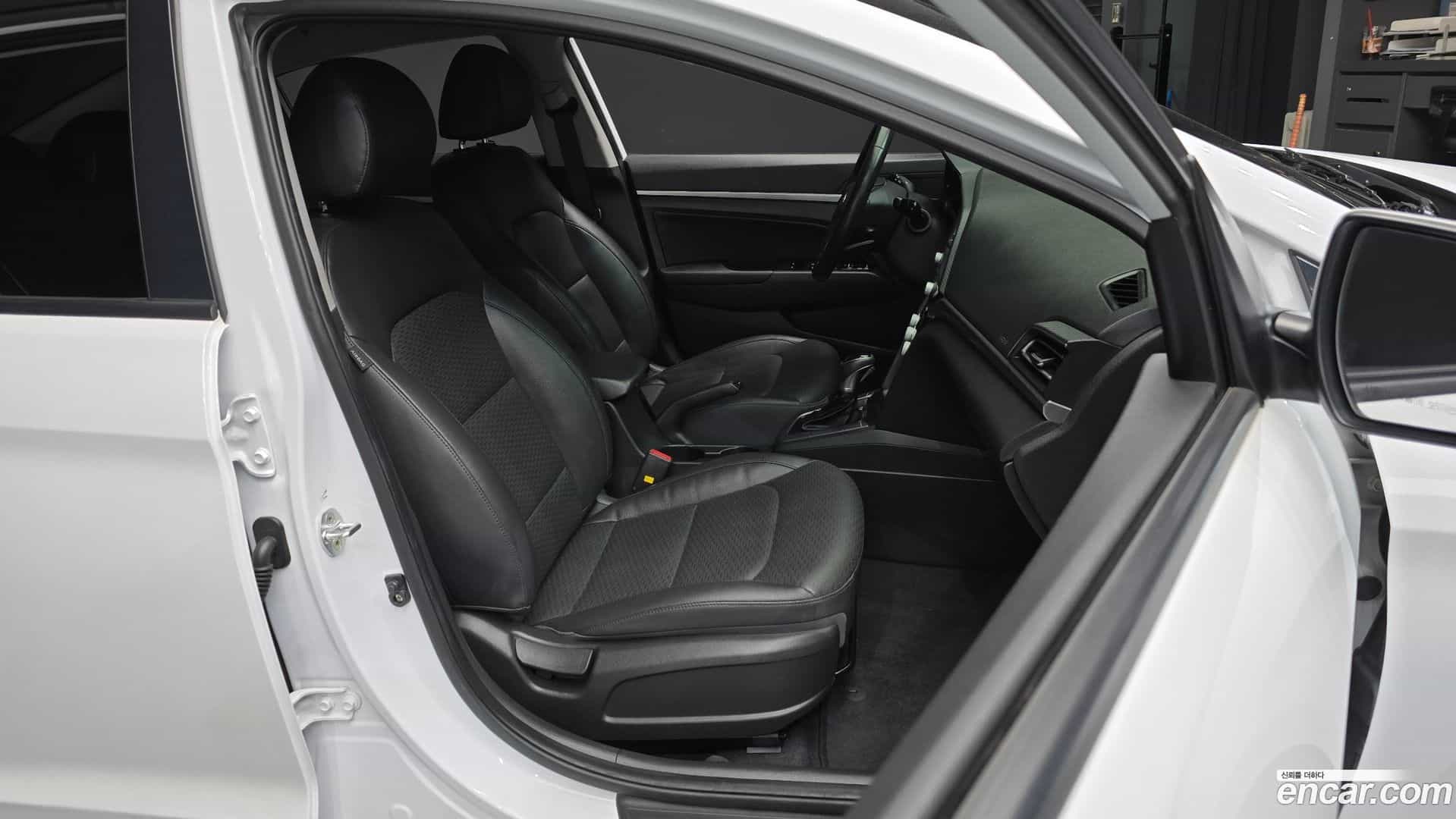 AVANTE Hyundai 2020.2-OPTION-016