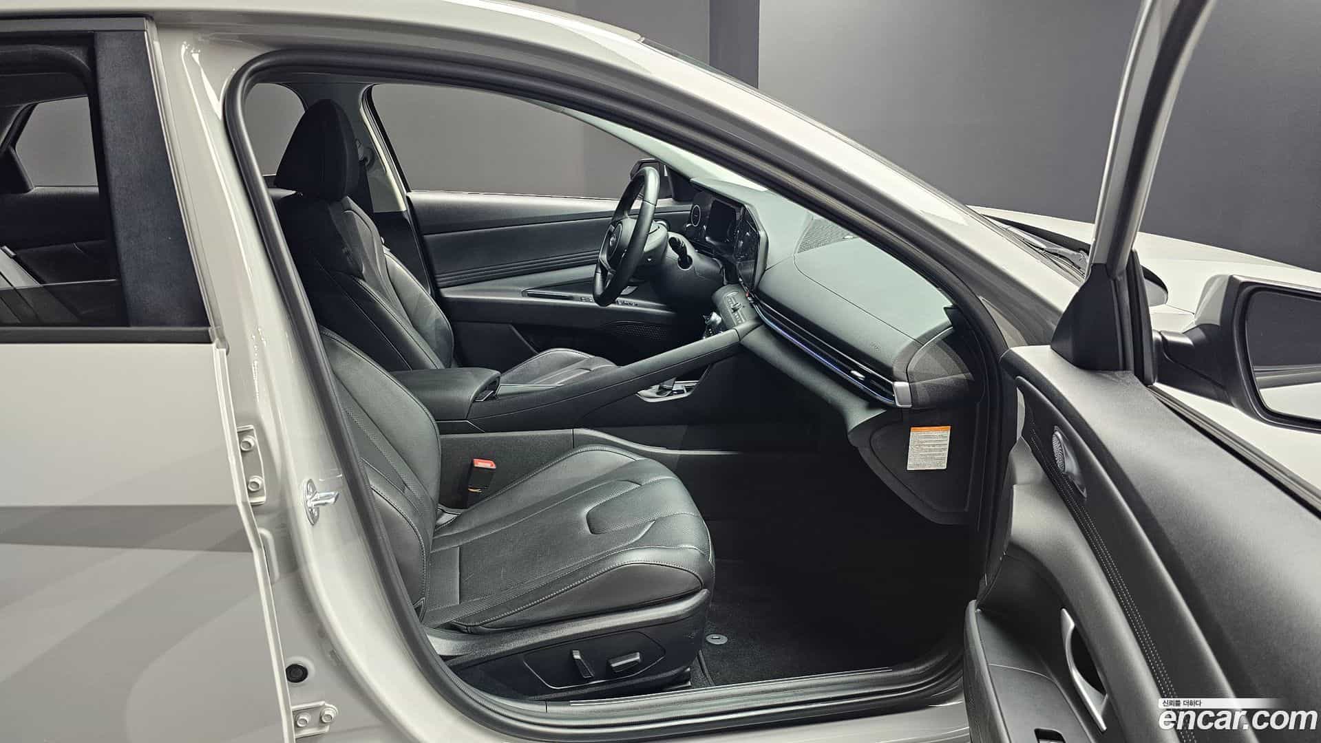 AVANTE Hyundai 2023.6-OPTION-015