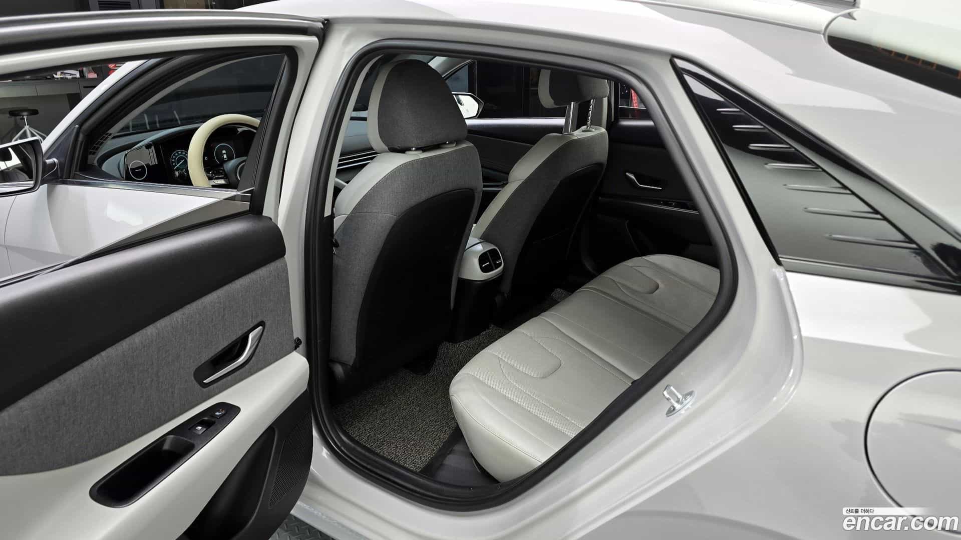 AVANTE Hyundai 2020.8-INNER-036