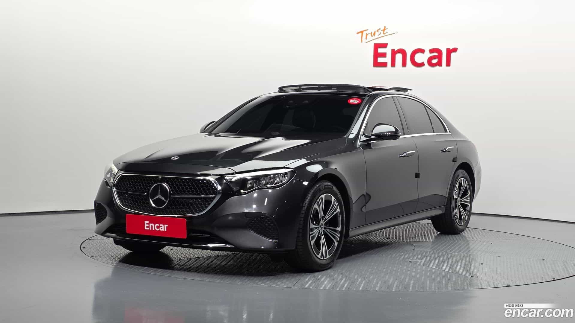 E-Class Mercedes-Benz 2025.11-OUTER-001