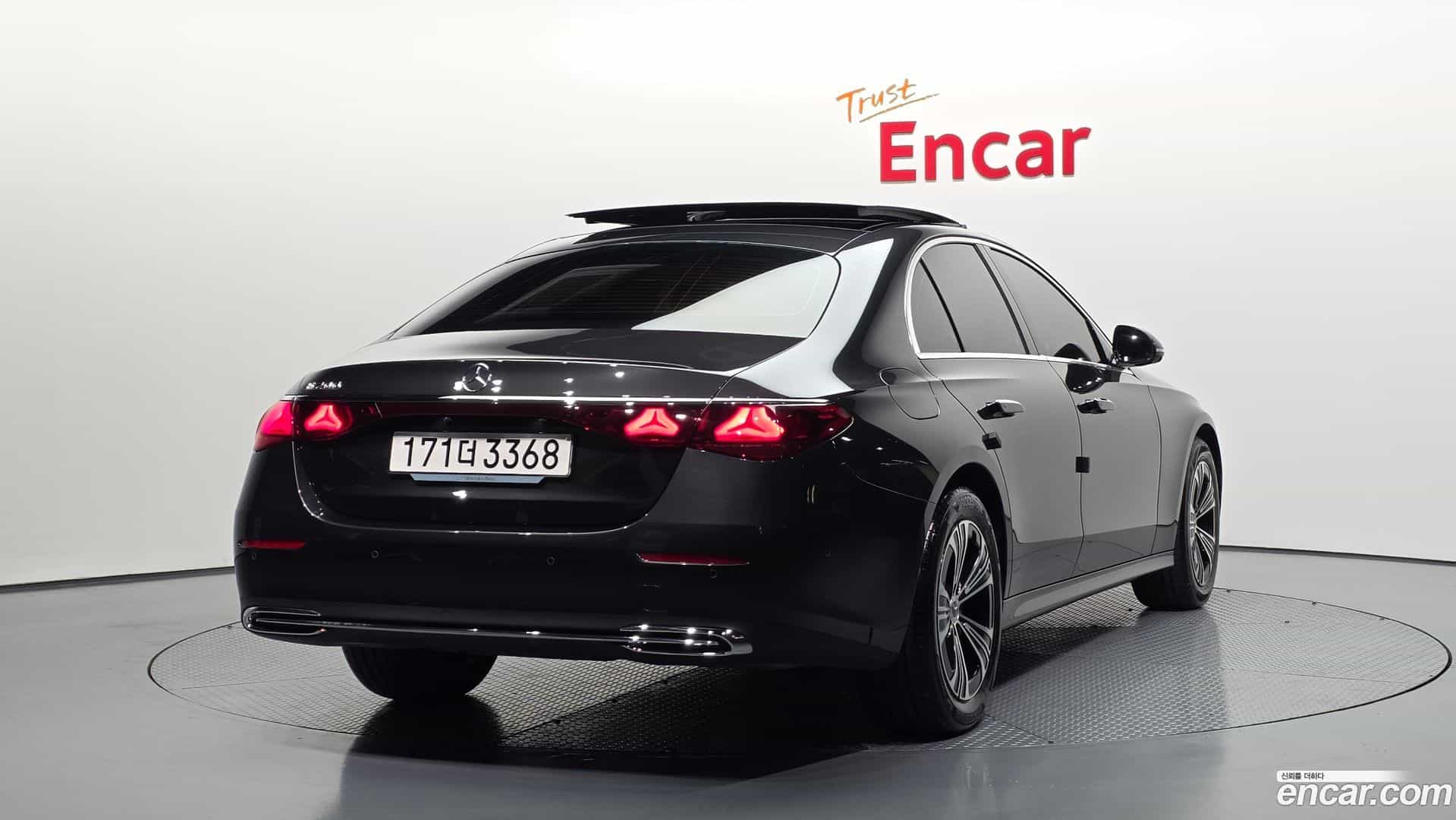 E-Class Mercedes-Benz 2025.11-OUTER-002