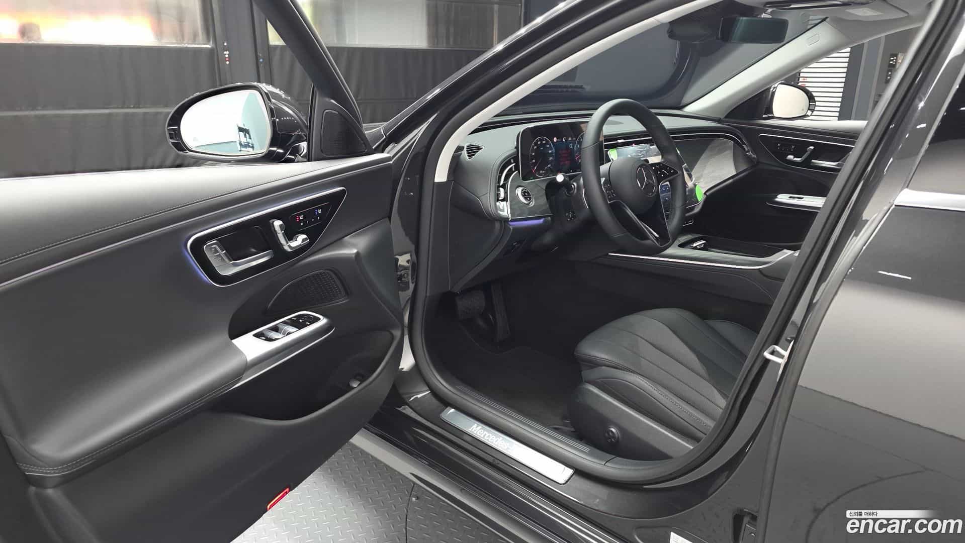 E-Class Mercedes-Benz 2025.11-INNER-010