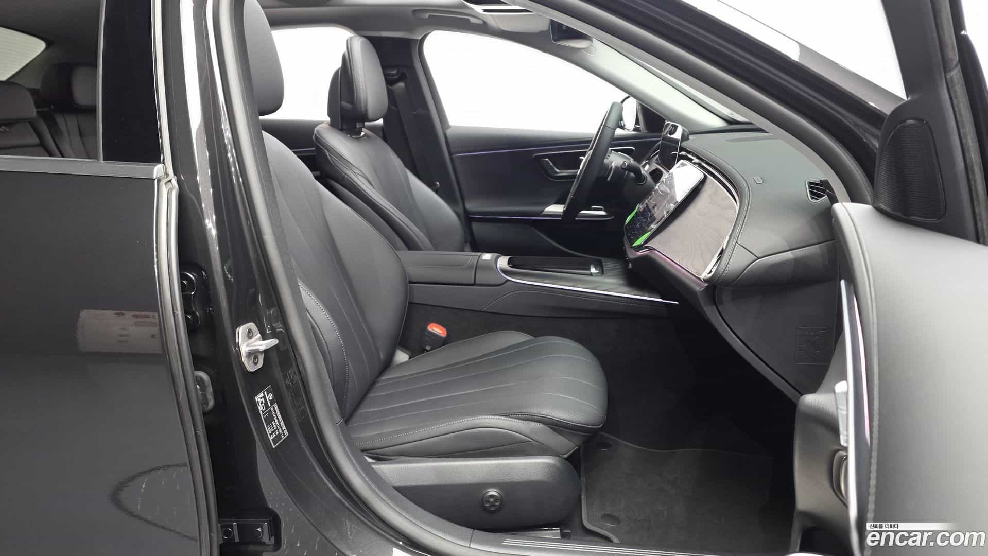 E-Class Mercedes-Benz 2025.11-OPTION-015