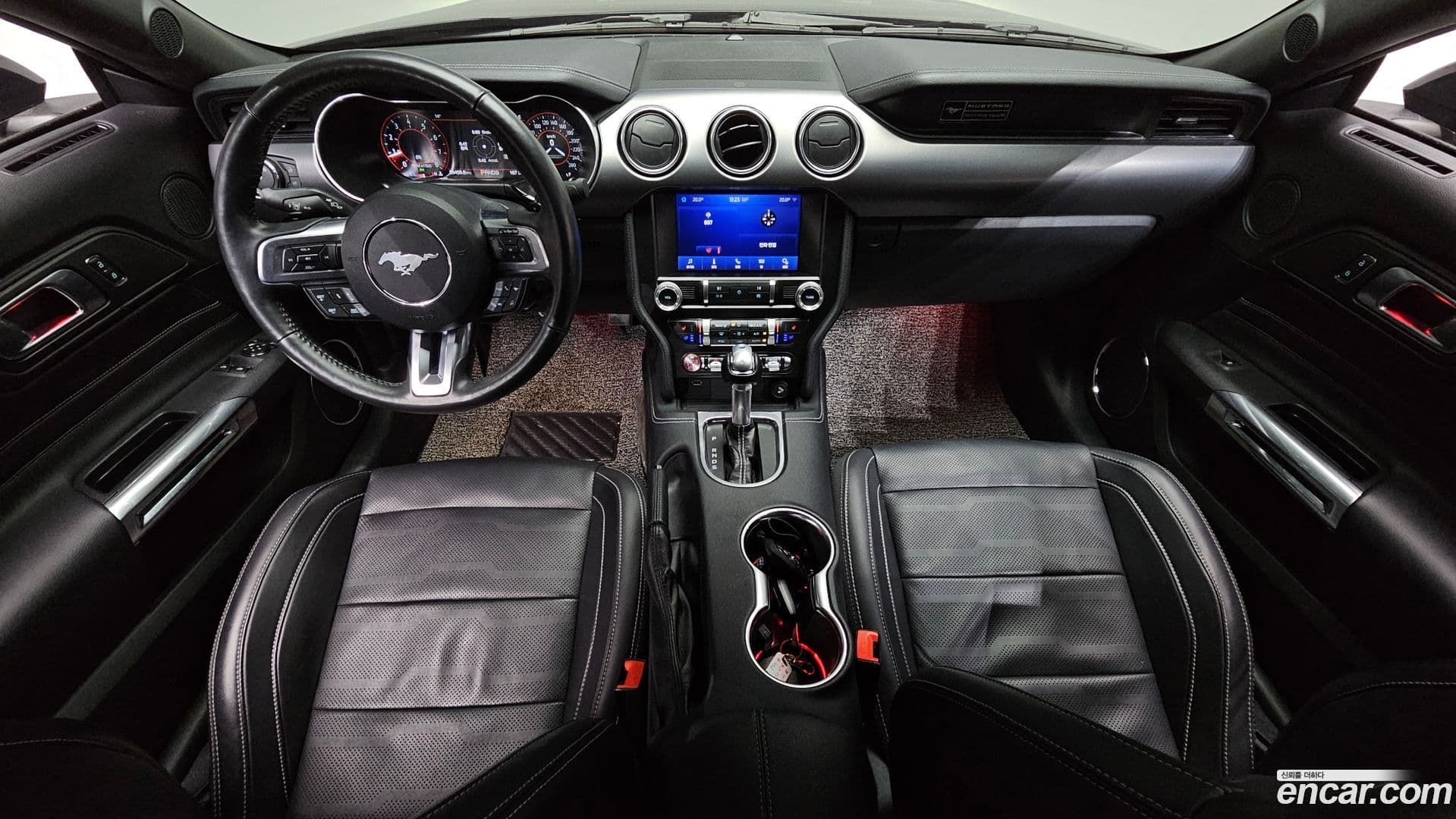 Main__Slider__Photo:Mustang Ford 2020.8-6