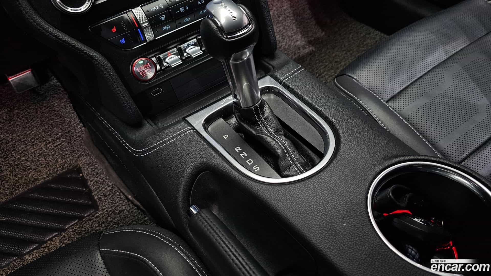 Mustang Ford 2020.8-INNER-009