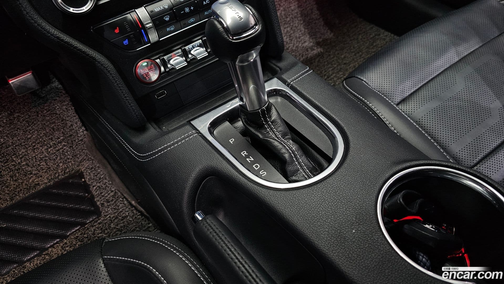 Main__Slider__Photo:Mustang Ford 2020.8-8
