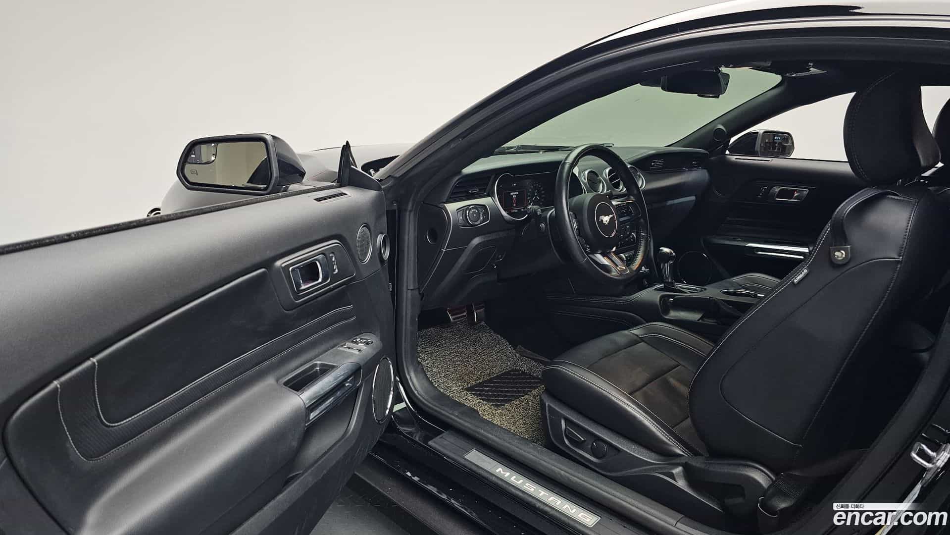 Mustang Ford 2020.8-INNER-010