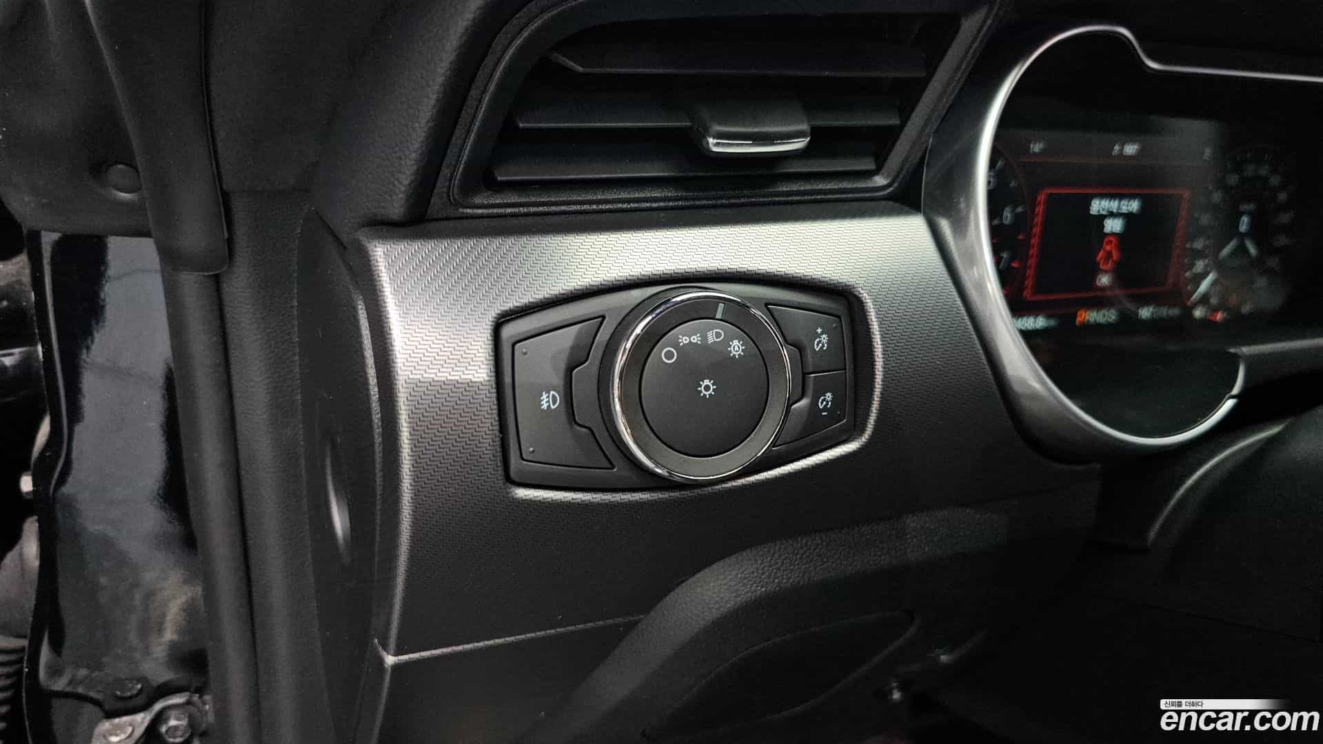 Mustang Ford 2020.8-OPTION-021
