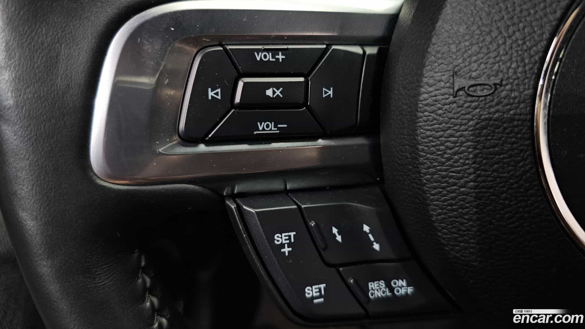 Mustang Ford 2020.8-OPTION-022